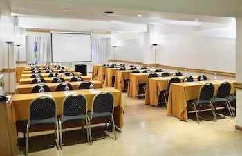 Dolmen Hotel