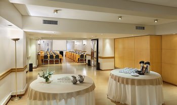Dolmen Hotel