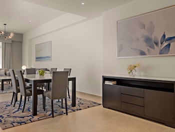 Movenpick Hotel & Apartments Bur Dubai fotoğrafı