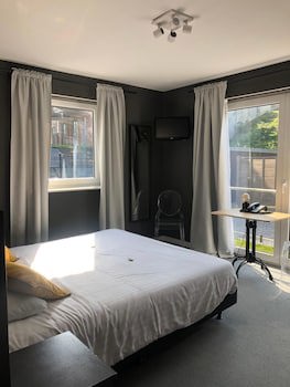 New Hotel De Lives