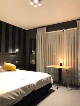 New Hotel De Lives