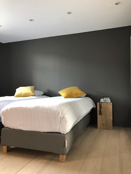 New Hotel De Lives