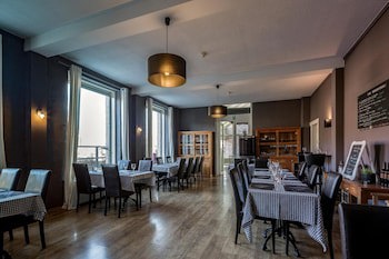 New Hotel De Lives