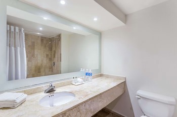 Baymont Inn And Suites Lazaro Cardenas