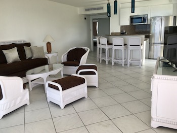 Sapphire Beach Club Resort