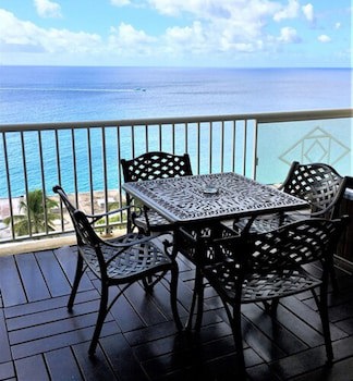 Sapphire Beach Club Resort