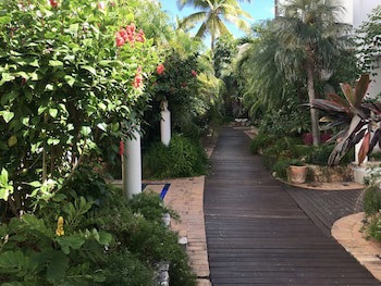 Sapphire Beach Club Resort
