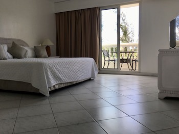Sapphire Beach Club Resort