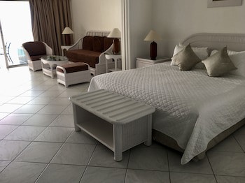 Sapphire Beach Club Resort