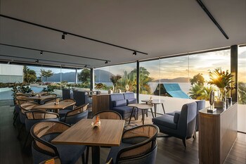 Doubletree By Hilton Damai Laut Resort