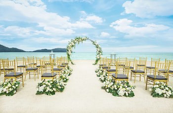 Doubletree By Hilton Damai Laut Resort
