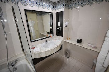 Ramada Plaza By Wyndham Tunis