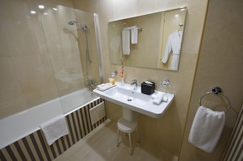 Ramada Plaza By Wyndham Tunis