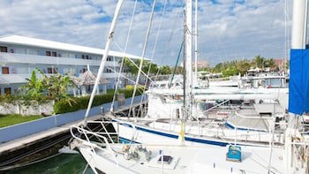 Flamingo Bay Hotel & Marina At Taino Beach