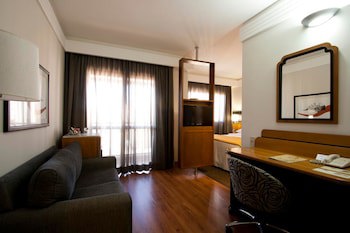Estanplaza International