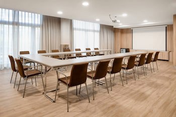 Ac Hotel Som By Marriott
