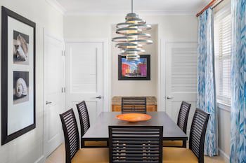 Harborside Resort & Vacation Rentals At Atlantis