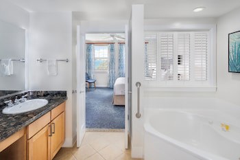 Harborside Resort & Vacation Rentals At Atlantis