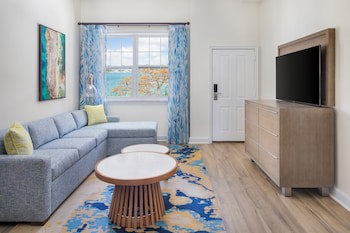 Harborside Resort & Vacation Rentals At Atlantis