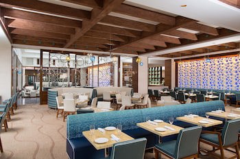 Harborside Resort & Vacation Rentals At Atlantis
