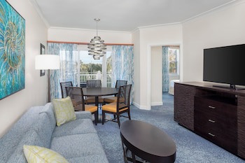 Harborside Resort & Vacation Rentals At Atlantis