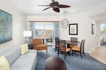 Harborside Resort & Vacation Rentals At Atlantis