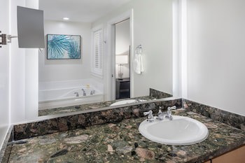 Harborside Resort & Vacation Rentals At Atlantis
