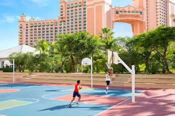 Harborside Resort & Vacation Rentals At Atlantis