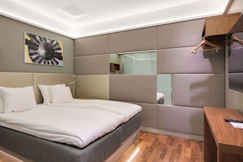 Comfort Hotel Xpress Helsinki Airport Terminal