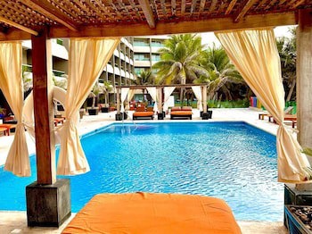 Flamingo Cancun
