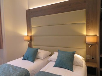 Glendale Hyde Park Hotel