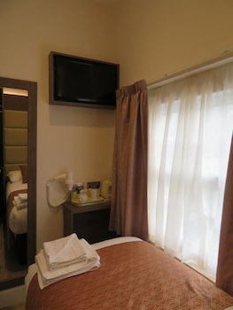 Glendale Hyde Park Hotel