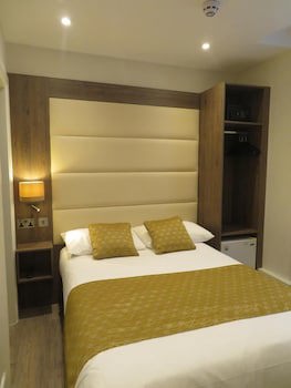 Glendale Hyde Park Hotel