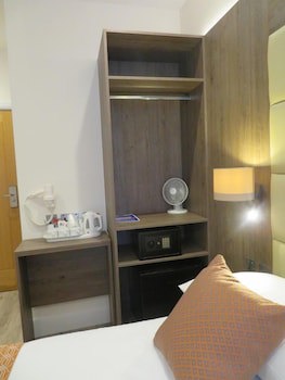 Glendale Hyde Park Hotel