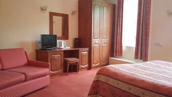 Borough Arms Hotel