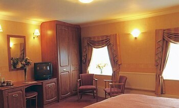 Borough Arms Hotel