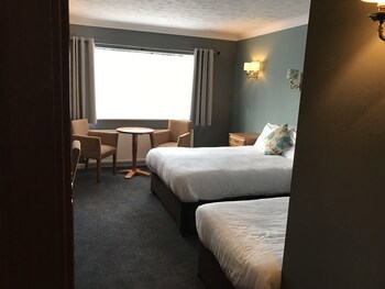 South Lawn Hotel