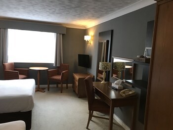 South Lawn Hotel