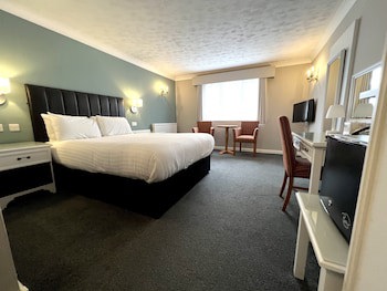South Lawn Hotel