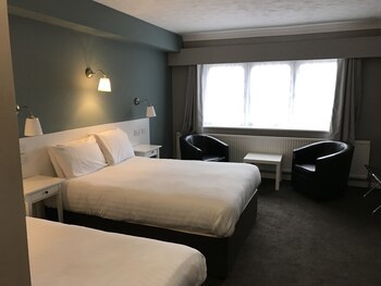 South Lawn Hotel