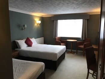 South Lawn Hotel