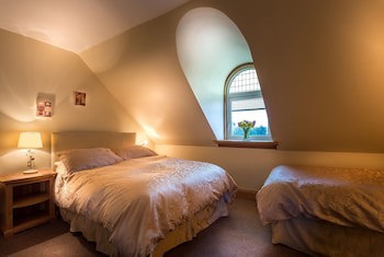 Lakeview Guest House