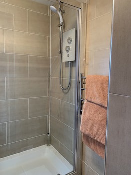 Lakeview Guest House
