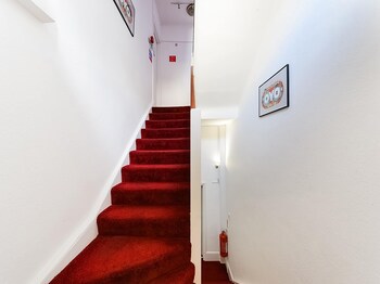 Boston Court Hotel (Adults Only)