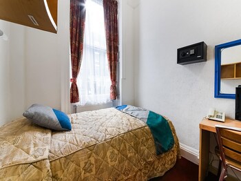 Boston Court Hotel (Adults Only)