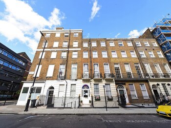 Boston Court Hotel (Adults Only)