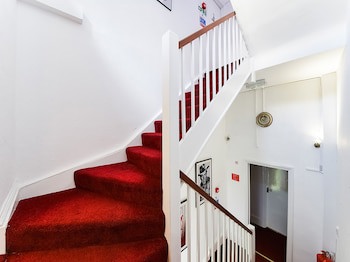 Boston Court Hotel (Adults Only)