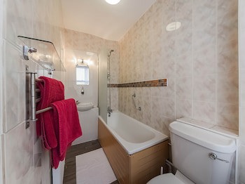 Boston Court Hotel (Adults Only)