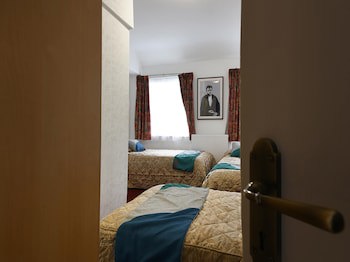 Boston Court Hotel (Adults Only)