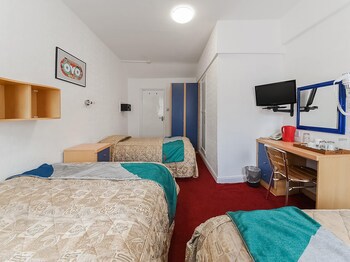 Boston Court Hotel (Adults Only)